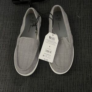 Time and Tru Women’s Light Gray Loafers
